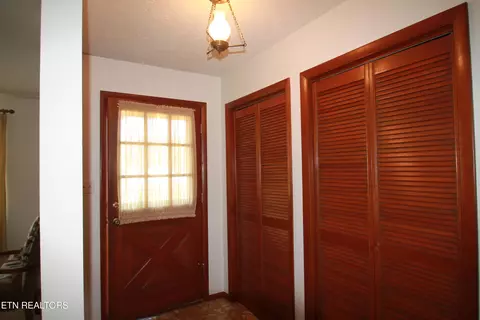 Entry Way - 400 Alderville Rd, Winfield, TN 37892 photo 1 of 2