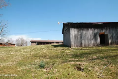 Exterior - 400 Alderville Rd, Winfield, TN 37892 photo 8 of 10