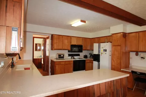Kitchen - 400 Alderville Rd, Winfield, TN 37892 photo 1 of 2