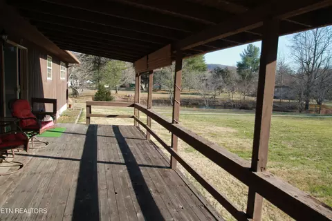 Exterior - 400 Alderville Rd, Winfield, TN 37892 photo 5 of 10