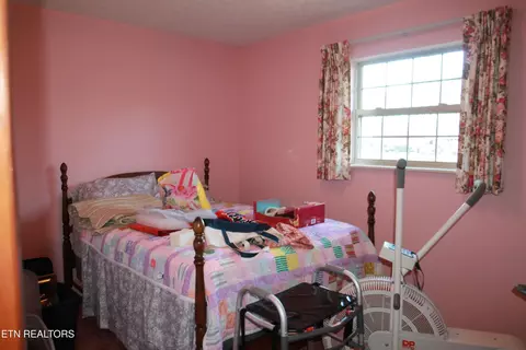 Bedroom - 400 Alderville Rd, Winfield, TN 37892 photo 1 of 4