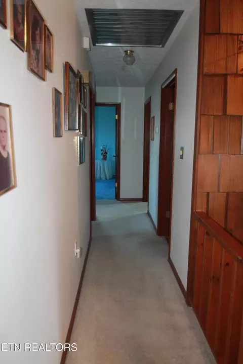 Entry Way - 400 Alderville Rd, Winfield, TN 37892 photo 2 of 2