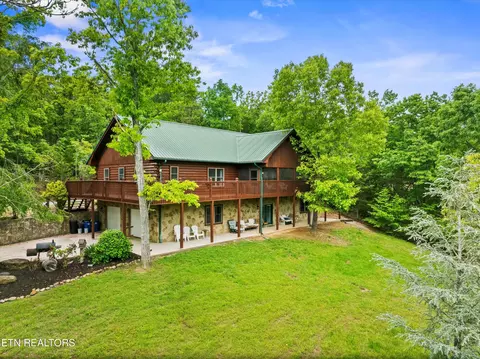 3725 Island View Rd, Sevierville, TN 37876