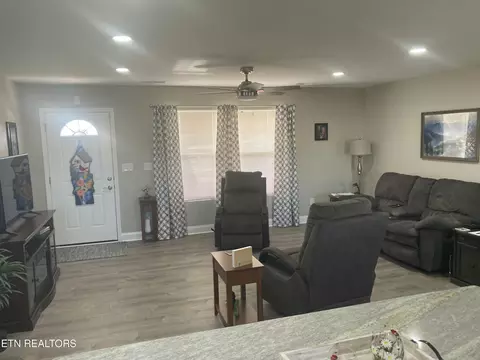 6838 Westgate Cir, Talbott, TN 37877 photo 4