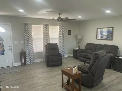 6838 Westgate Cir, Talbott, TN 37877 photo 3