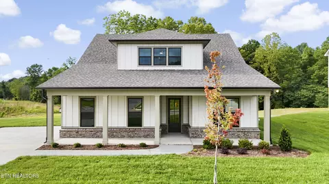 122 Sunflower St, Lenoir City, TN 37772