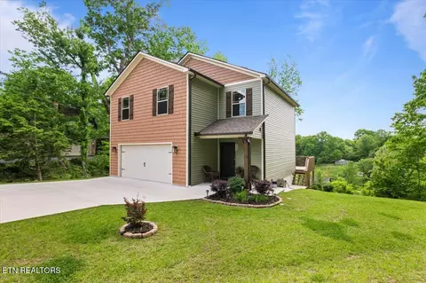 286 Cove Cir, Caryville, TN 37714