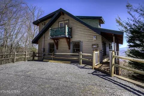 940 Stans Rd, Gatlinburg, TN 37738