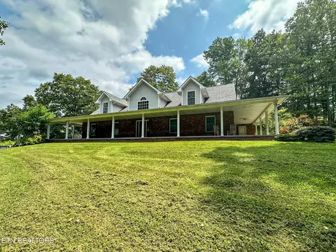 336 Spruce Dr, Rose Hill, VA 24281