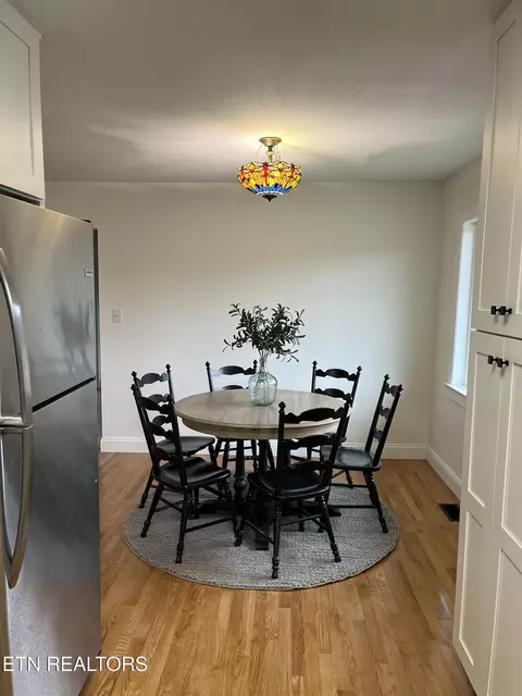 Dining - 905 Phillips Flats Rd, Oneida, TN 37841 photo 1 of 2