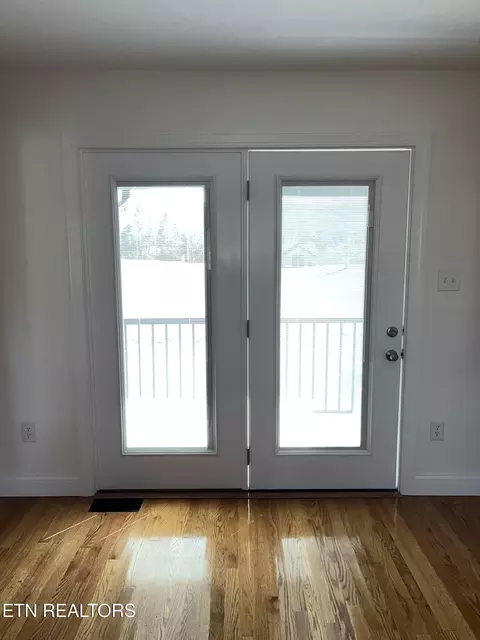 Entry Way - 905 Phillips Flats Rd, Oneida, TN 37841 photo 2 of 3