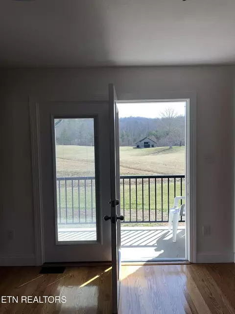 Entry Way - 905 Phillips Flats Rd, Oneida, TN 37841 photo 3 of 3