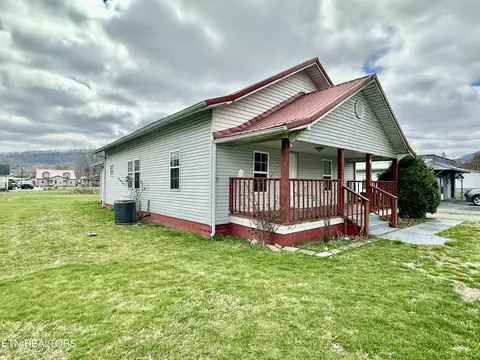 921 Winchester Ave, Middlesboro, KY 40965