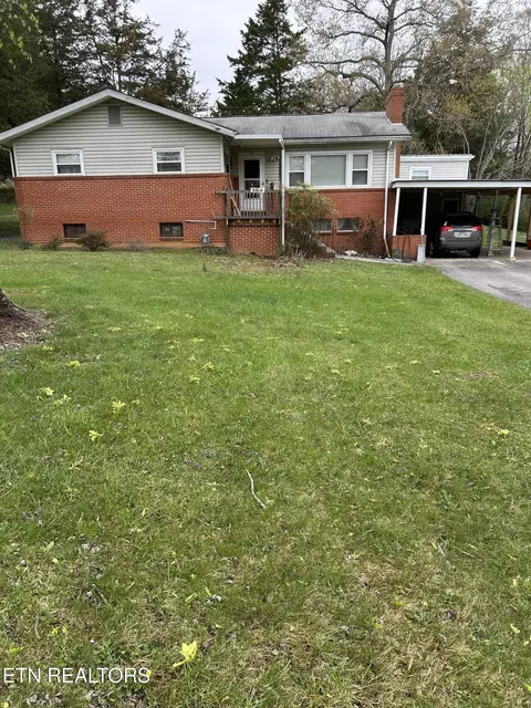 4507 W Beaver Creek Dr, Powell, TN 37849