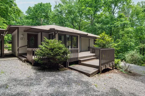 123 Manor Rd, Clinton, TN 37716