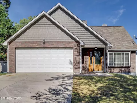 3273 Kingsmore Dr, Knoxville, TN 37921