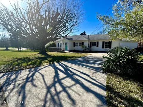 221 N Hobbs Rd, Knoxville, TN 37934