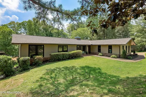 160 Saint Andrews Dr, Knoxville, TN 37934