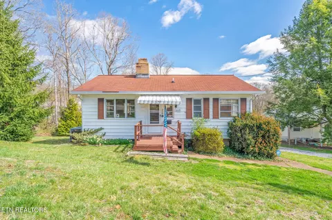 110 Tabor Rd, Oak Ridge, TN 37830