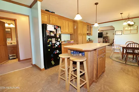 Kitchen - 193 Wilbert Dr, Oneida, TN 37841 photo 3 of 5