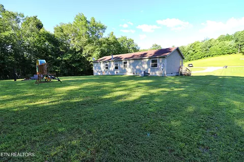 Exterior - 193 Wilbert Dr, Oneida, TN 37841 photo 4 of 8