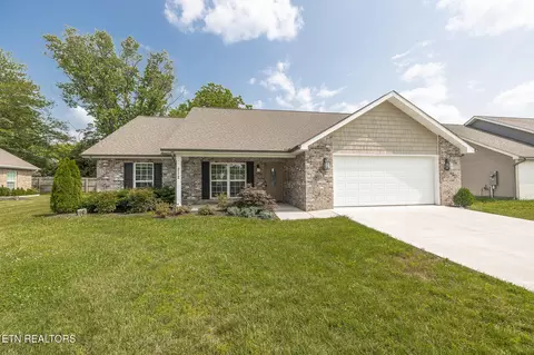 212 Horton Ln, Maryville, TN 37803