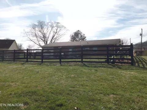 Exterior - 164 Smith Dr, Harrogate, TN 37752 photo 11 of 11