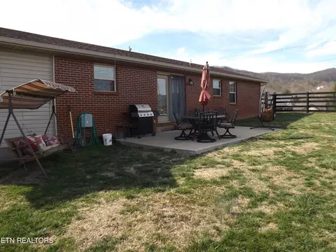 Exterior - 164 Smith Dr, Harrogate, TN 37752 photo 5 of 11