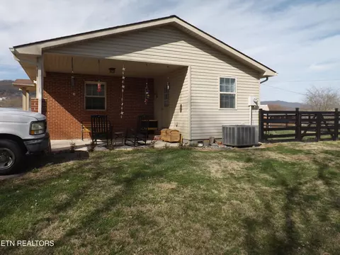 Exterior - 164 Smith Dr, Harrogate, TN 37752 photo 3 of 11