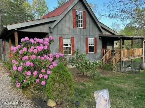 345 Spruce Creek Dr, Jamestown, TN 38556