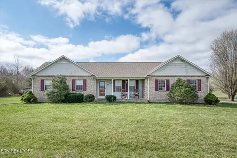 296 Deer Lodge Hwy, Clarkrange, TN 38553