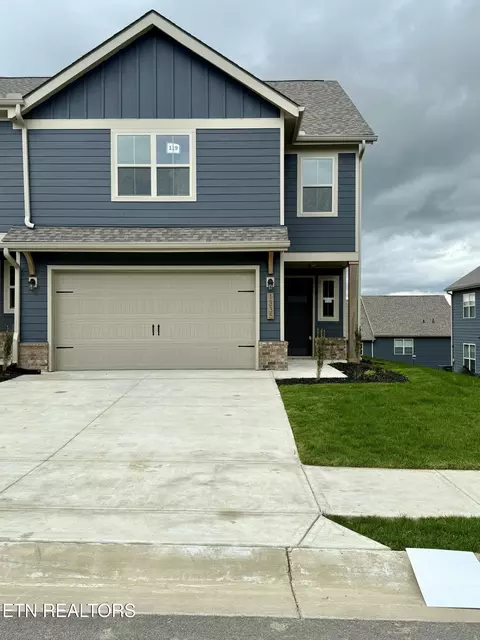 1335 Mountain Quail Cir, Maryville, TN 37801