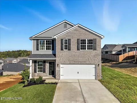 3538 Crimson Cir, Maryville, TN 37801