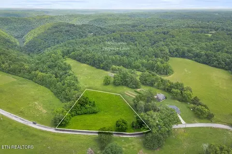 9199 Fox Hill Rd, Baxter, TN 38544