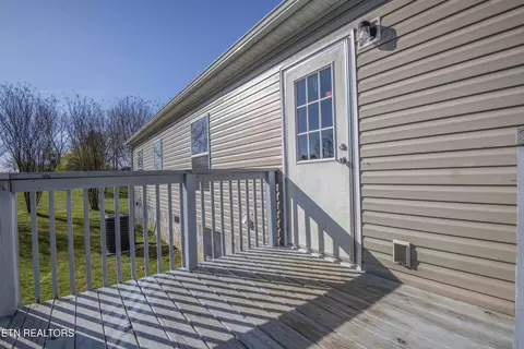 Exterior - 7706 Turtle Way, Powell, TN 37849 photo 3 of 8