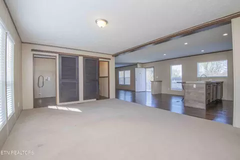 Living - 7706 Turtle Way, Powell, TN 37849 photo 5 of 8