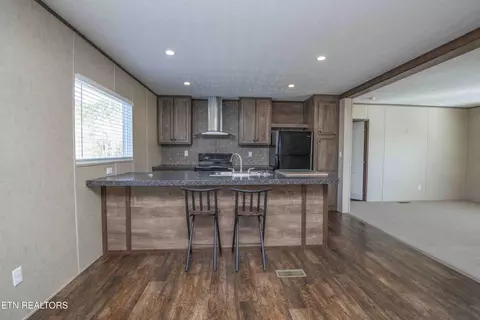 Kitchen - 7706 Turtle Way, Powell, TN 37849 photo 2 of 5