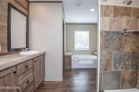 Bath - 7706 Turtle Way, Powell, TN 37849 photo 1 of 7