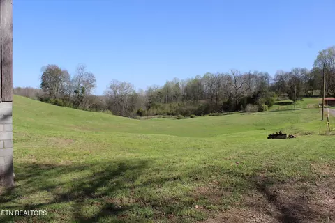 820 Calloway Rd, Rutledge, TN 37861 photo 9