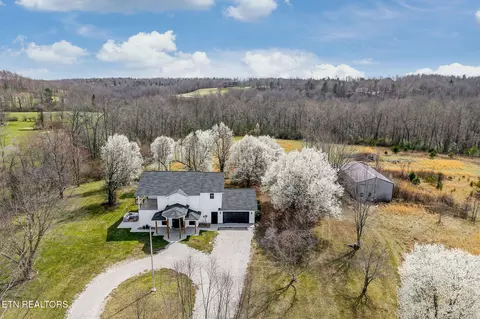 10065 Sparta Hwy, Crossville, TN 38572