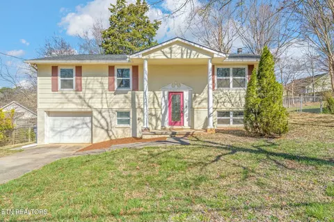 7625 Hawthorne Dr, Knoxville, TN 37919