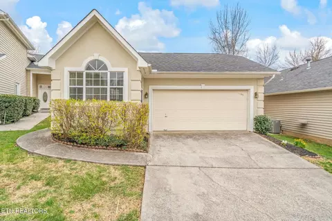 1637 Chenoweth Cir, Knoxville, TN 37909