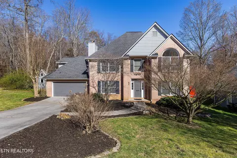 2816 Dee Peppers Dr, Knoxville, TN 37931