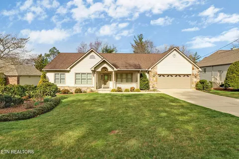 18 Inwood Dr, Crossville, TN 38558