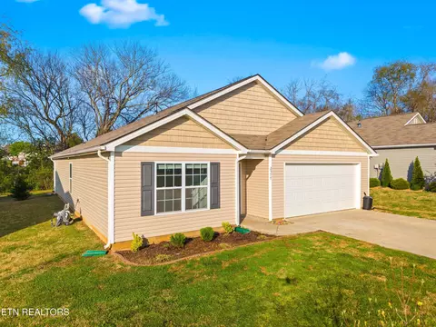 2577 Cottonwood Dr, Sevierville, TN 37876