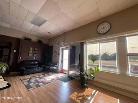 Living - 19421 Alberta St, Oneida, TN 37841 photo 1 of 1