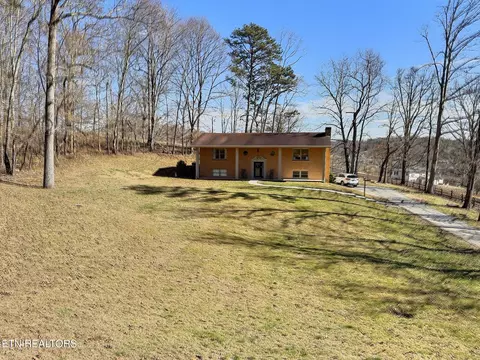 113 Summitt Dr, La Follette, TN 37766