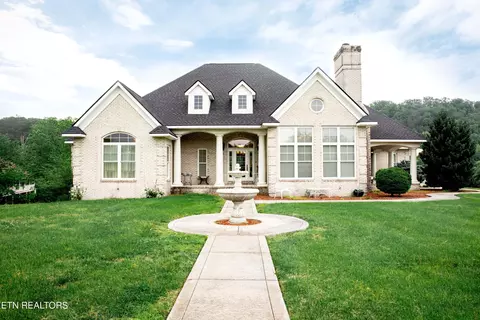 487 Woodlake Blvd, Tazewell, TN 37879