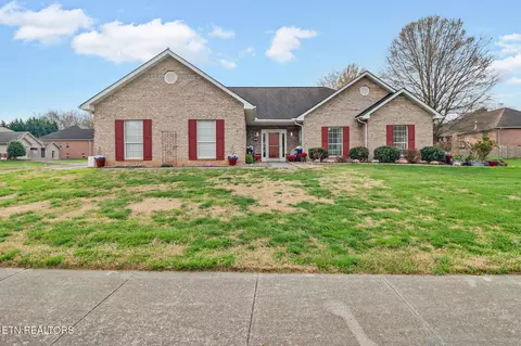 2010 Argonne Dr, Maryville, TN 37804