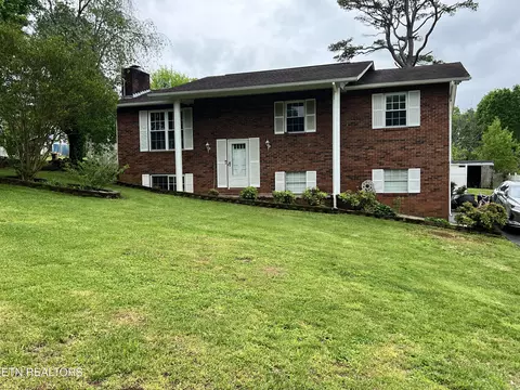 227 Howard Dr, Seymour, TN 37865